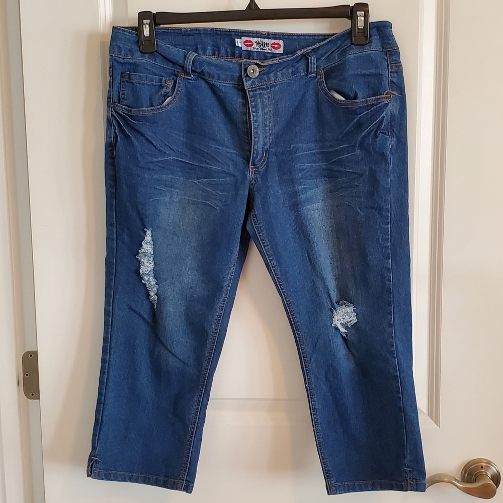 WHAT ABOUT ME! Women's Denim Capri, Jeans. Size 13/14